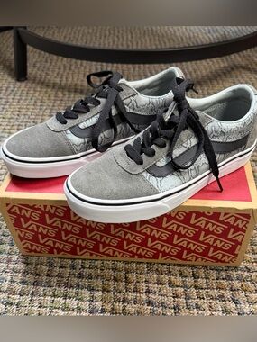 Vans Sneakers - women’s size 6.5